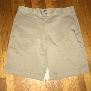 Men’s Nike golf shorts